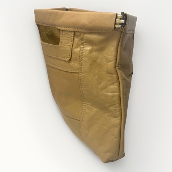 Vintage 1970s Tan/Beige Soft Leather Clutch Magnetic Closure w/ Gold Hardware - Picture 9 of 10